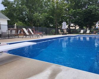 'The Love Shack' For Couples - Private Hot Tub, Meals, Pampering, Pet Sitting! - South Haven - Piscina