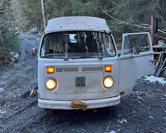 Enjoyable 1-bedroom RV in Seward - Seward