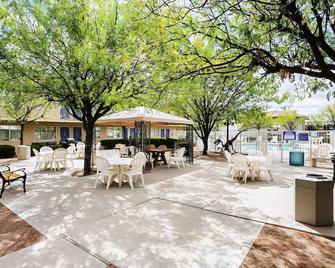 Motel 6 Holbrook Az - Holbrook - Patio