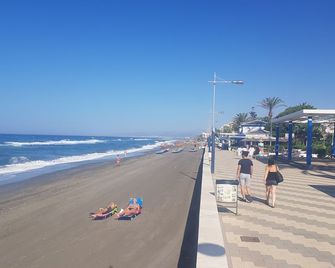 Nice apartment for 2 people in Torrox Costa - Torrox - Plage