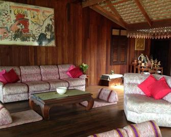 Ruen Thai Rim Haad - Rayong - Living room