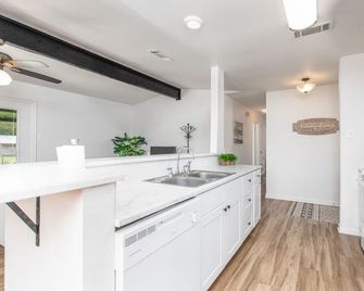 Recently remodeled and cute as a button! Military Friendly - Belton - Cocina