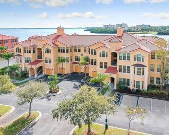 2 Bd, 2 Bath Luxury 5 Star Italian Resort, On The Hedge Of The Tampa Bay - كليرووتر (فلوريدا) - مبنى