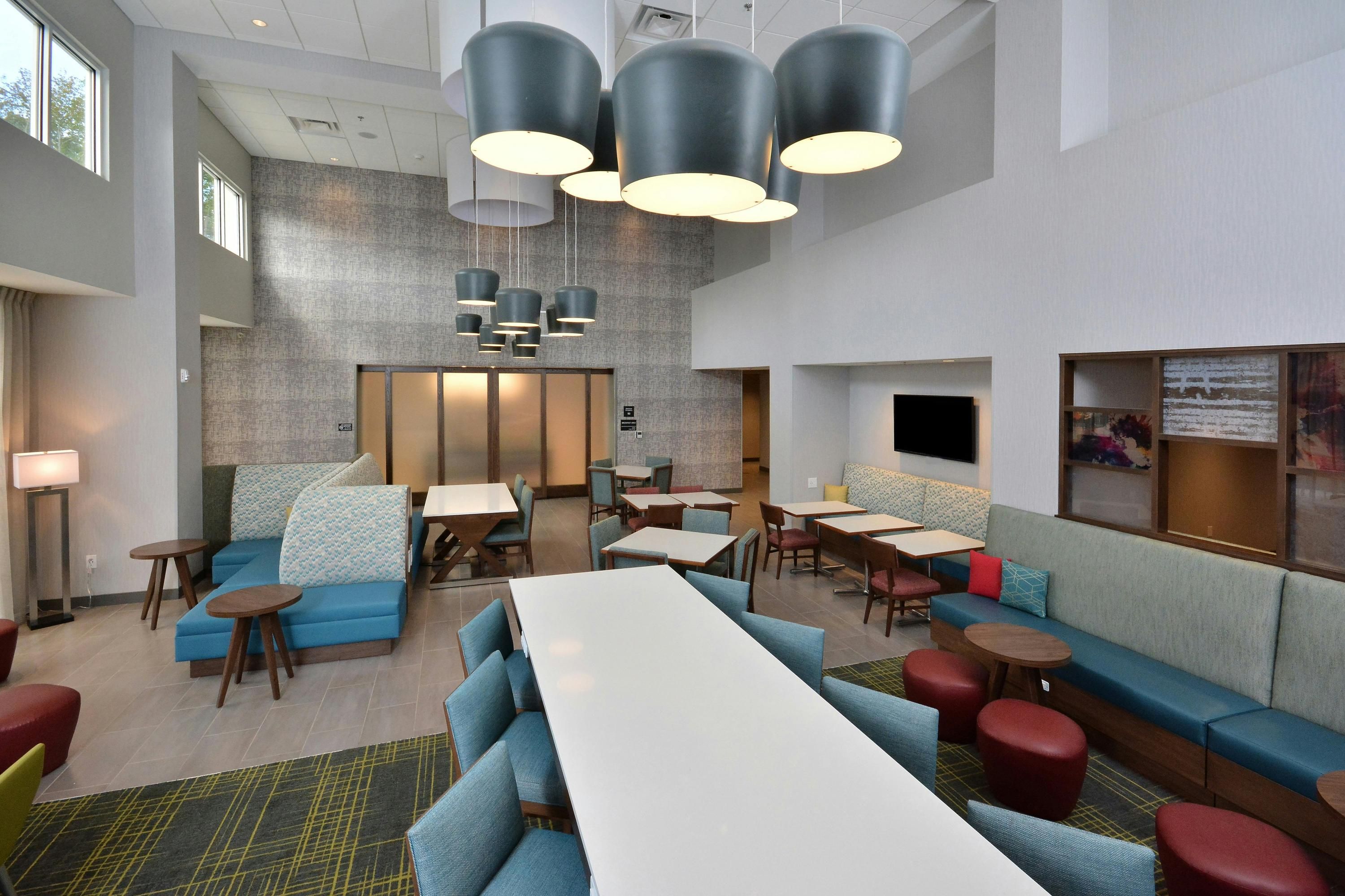 Hampton Inn & Suites by Hilton Charlotte North I 485 - Charlotte - Lounge