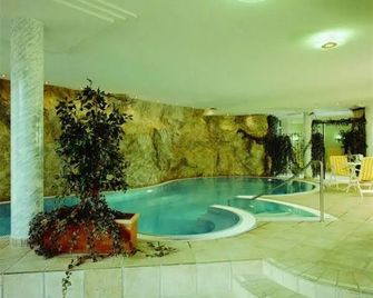 Hotel Berghof - Pfronten - Zwembad