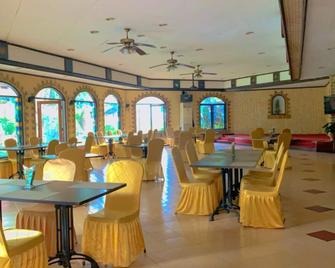 Taman Sari Hotel Dan Resort - Sukabumi - Restaurante