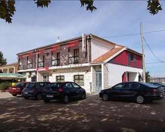 Hostal San Isidro - Zamora - Building