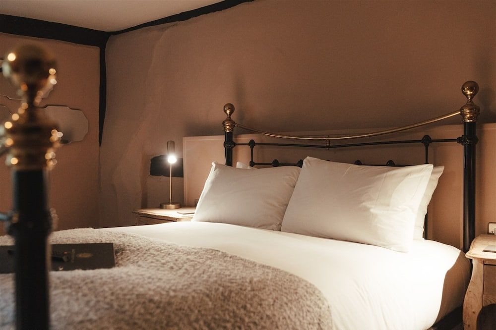 The Woolpack Hotel - Tenterden - Schlafzimmer