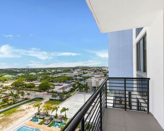 Luxury 1bd/1bt Apartment In Downtown Doral - Miami - Balkon
