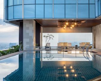 Novotel Jakarta Pulo Mas - Jacarta - Piscina