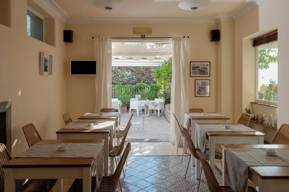 هوتل سيناريا