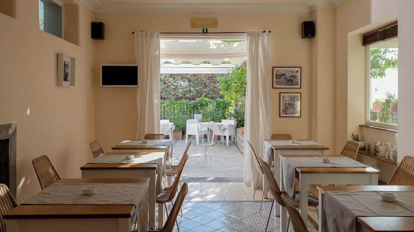 Hotel Senaria