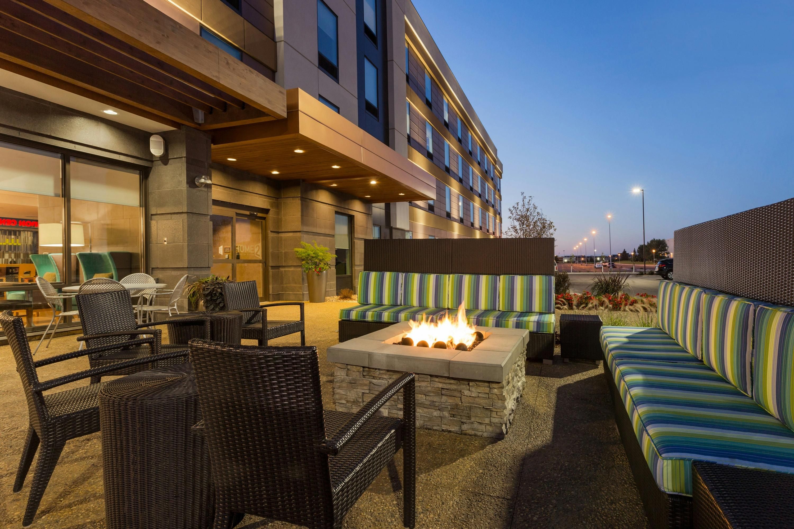 Home2 Suites by Hilton Fargo - Fargo - Terasa