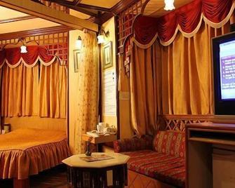 Snow King Retreat - The Heaven - Kufri - Bedroom
