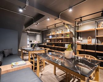 Bunkbed Hostel - Bangkok - Lobby