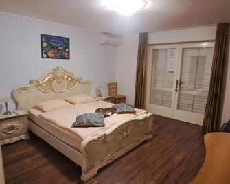 Cozy room in charming Portoroz with AC - Piran