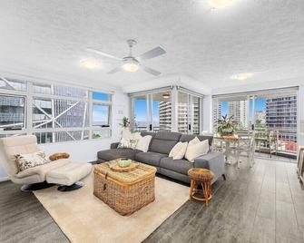 Wharf Boutique Apartments - Surfers Paradise - Living room