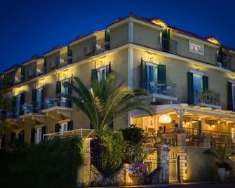 Captain House - Skala - Building