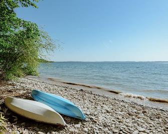 On Lake Michigan, close to Fishtown, Sand Dunes, Bike trials, Casino, Wineries - Leland - Playa