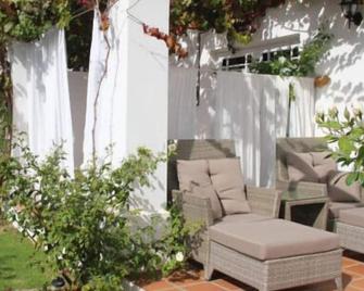 더 빈야드 컨트리 하우스 - 몬타규 - 파티오