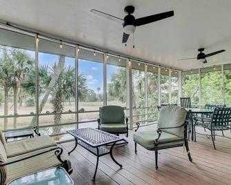 Twin Oaks 24 by Wild Dunes, with Golf View - Isle of Palms