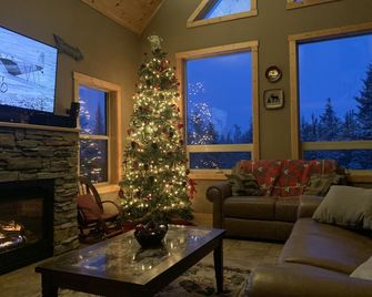 Borders Forest, Radiant heat, Mtn Views, WiFi, EV charger - Donnelly - Living room