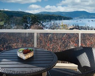 Bliss By the Bay - Brentwood Bay - Balcony