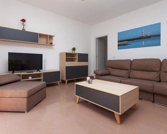 TAO Sergio 1 - 3 bedroom apartment, central and modern - Puerto del Rosario - Olohuone