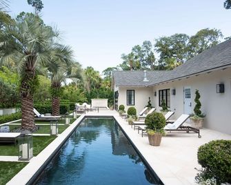 Luxurious Family Coastal Cottage With Pool And A 2 Minute Stroll To The Beach! - Sea Island - Pool