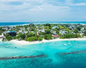Orimas Retreat - Thulusdhoo - Beach