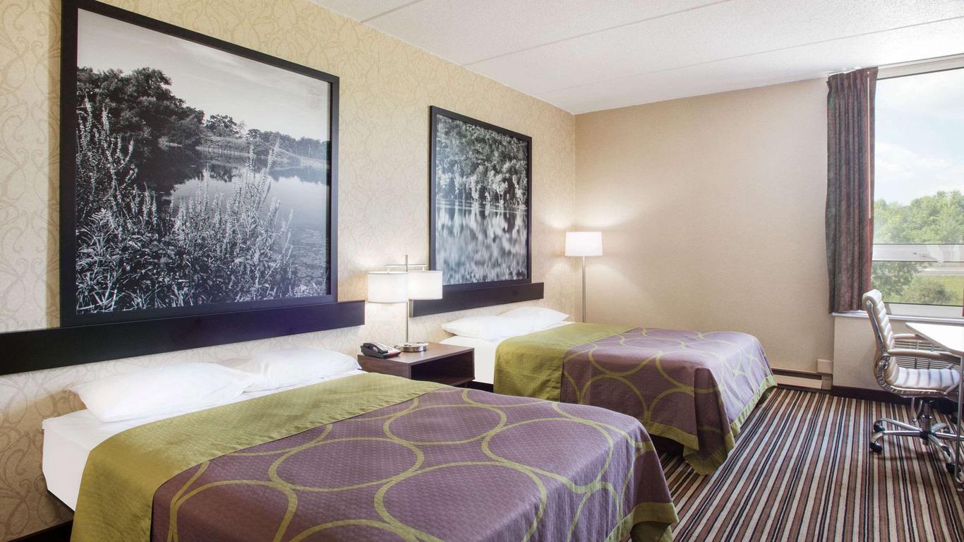 سوبر 8 باي ويندام بلاتسبرغ