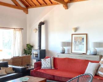 Spacious House with Sea View in Angra do Heroísmo - Angra do Heroísmo - Sala de estar