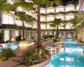 Panwaburi Beachfront Resort - Phuket - Piscina