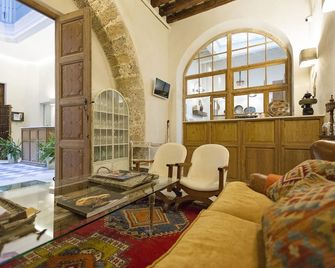 Hotel Casa de las Cuatro Torres - Cadiz - Living room