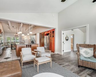Lakefront Home - Pool, Hot Tub, Firepit & Private Beach! - South Haven - Living room