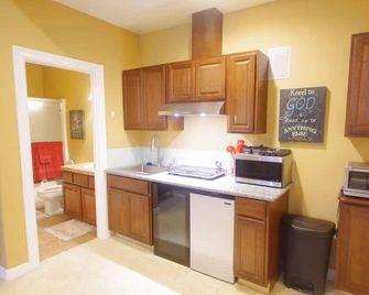 Perfect 1Br Near Puyallup. Pool Table and Peaceful Yard - Puyallup - Küche