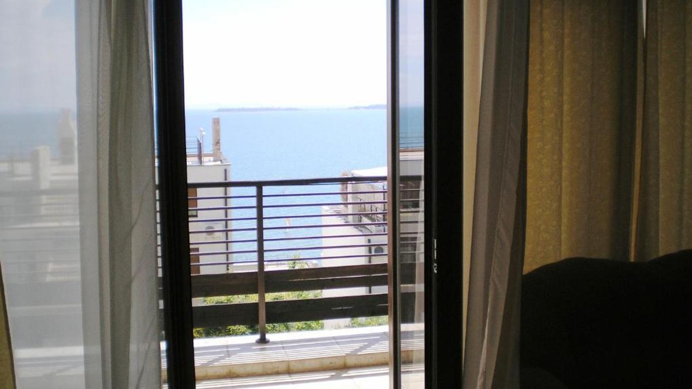 دولتشي فيتا أبارتهوتل