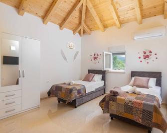 Apartments Roza - Mlini - Bedroom