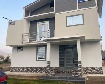 Quaint 4-bedroom farmhouse in Huambacho with stunning views - Chimbote - Edificio