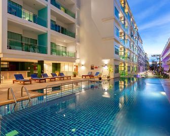 Baumancasa Beach Resort - Karon - Piscina