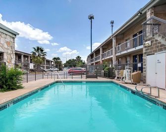 Motel 6-San Antonio, Tx - Northwest Medical Center - San Antonio - Pool