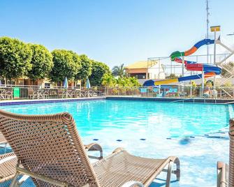 diRoma Fiori direto com o Grupo diRoma com acesso ao Acqua Park e Café da manhã - Caldas Novas - Piscina