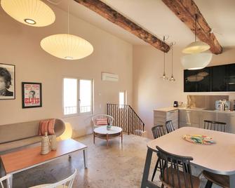 Coeur d'Avignon two-bedroom duplex with terrace - Avignon - Dining room