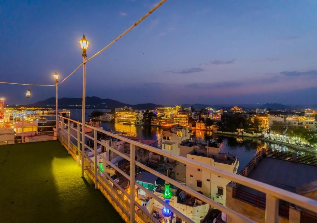 موستاش أودايبور - أودايبور - شرفة