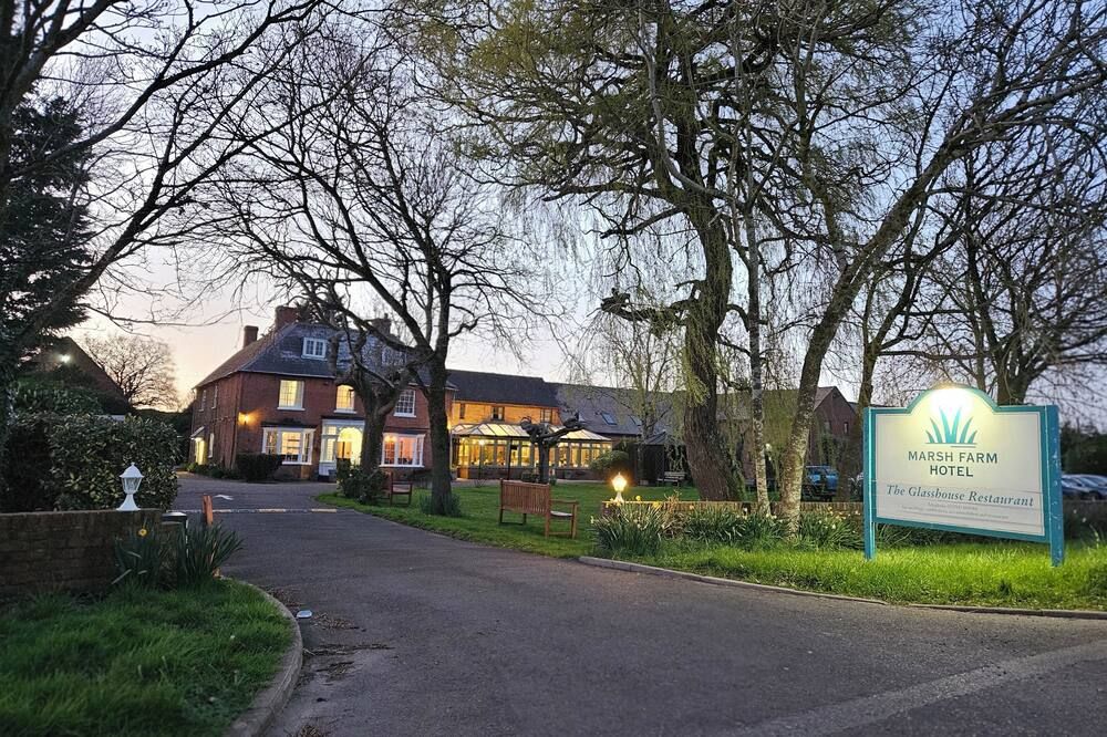 مارش فارم هوتل - سويندون - مبنى