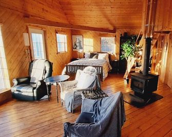 Cliff Waters Cottage, Private oceanfront secluded relaxation, Pleasant Bay, NS - Pleasant Bay - Quarto