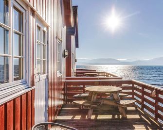 Seaside Retreat with Boats & Fishing - Brekstad - Balcony