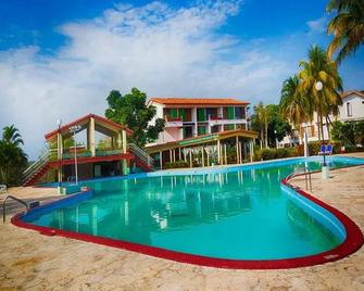 Canimao - Matanzas - Piscina