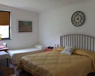 Flegrea House - Casa Rosa - Pozzuoli - Habitación