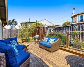 Taylor Made Cottage - Bodega Bay - Balcony